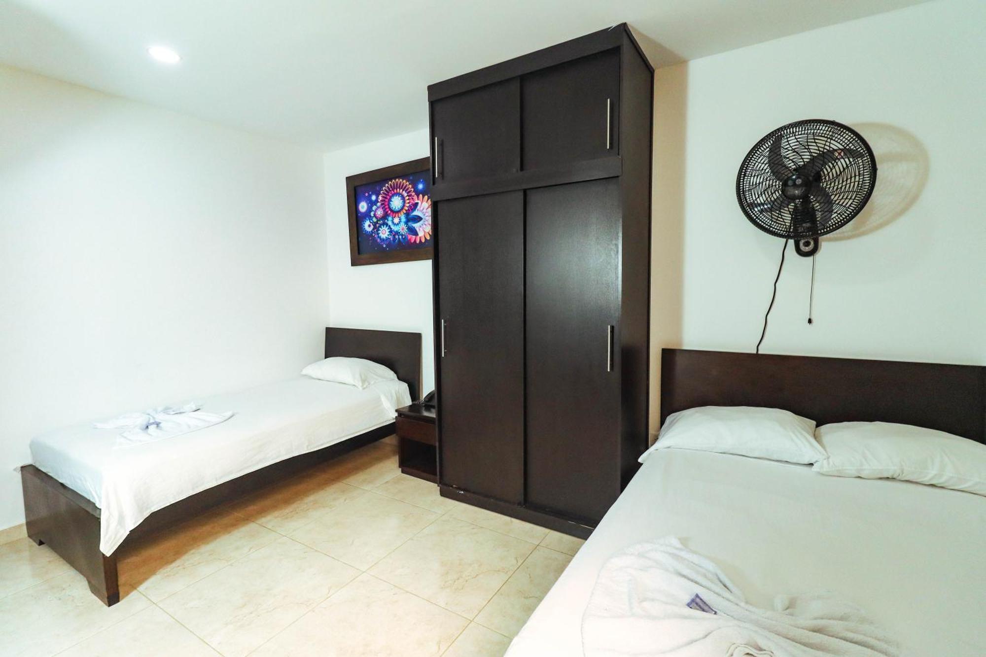 Hotel California Air Carepa Phòng bức ảnh