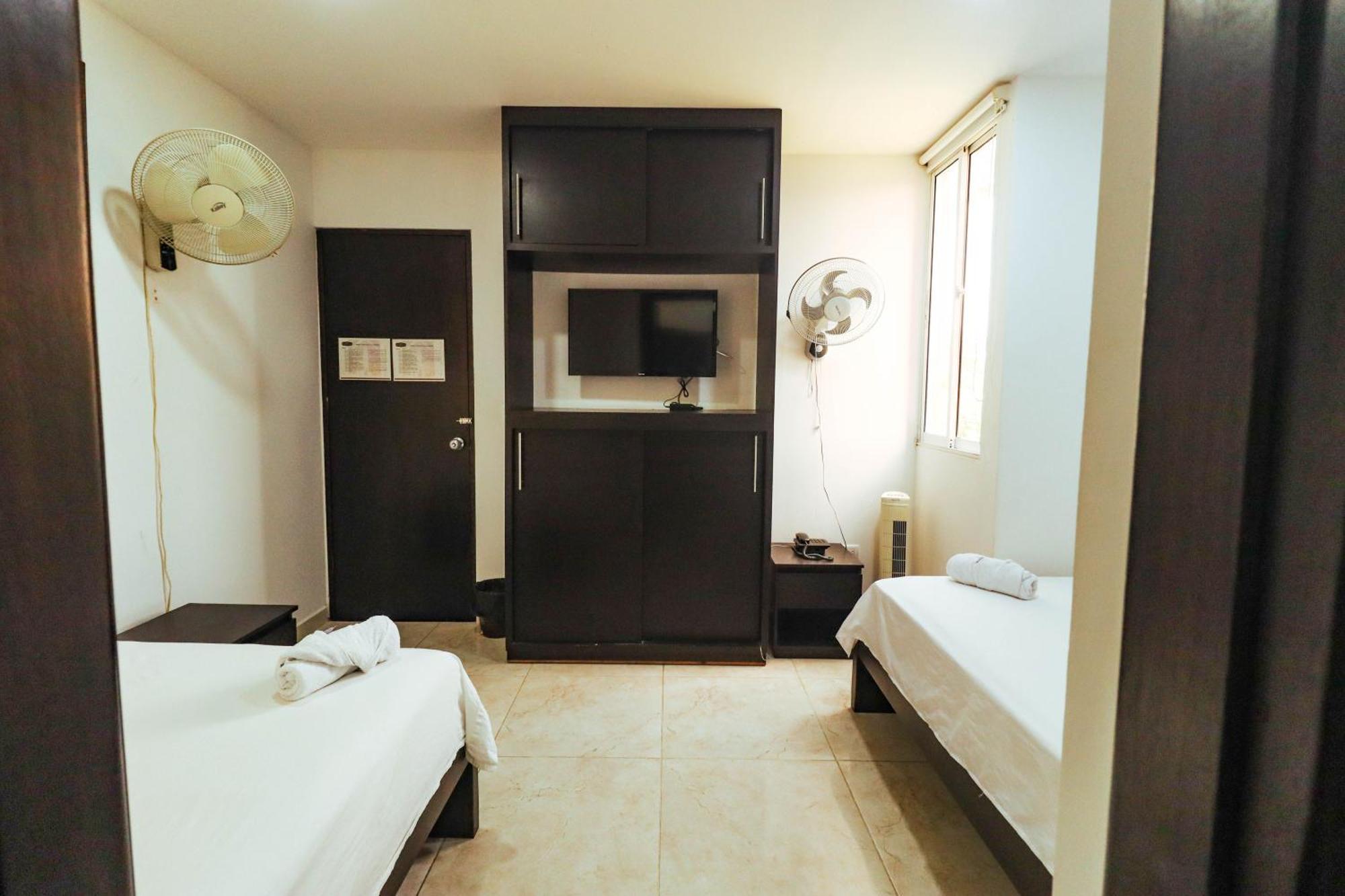 Hotel California Air Carepa Phòng bức ảnh