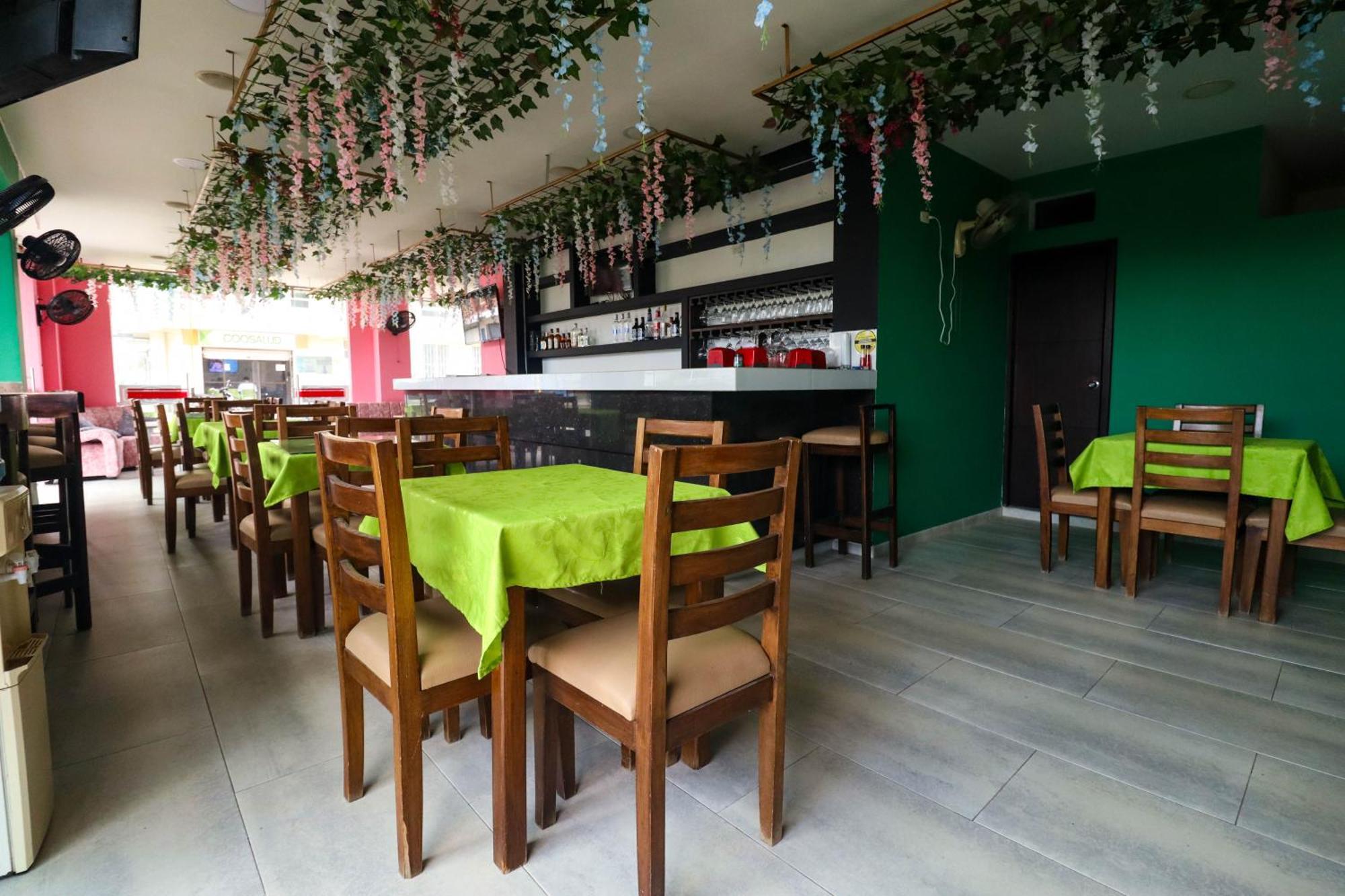 Hotel California Air Carepa Ngoại thất bức ảnh